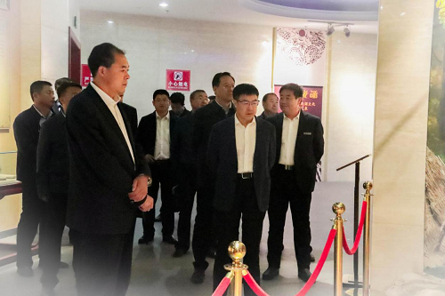 中共平泉市委书记王贺民，市委副书记、 代市长何会岭莅临亚星游戏官网老酒集团考察调研