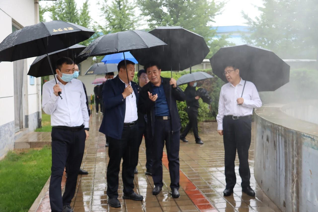 承德市生态环境局党组书记、局长尹崧莅临亚星游戏官网集团考察调研